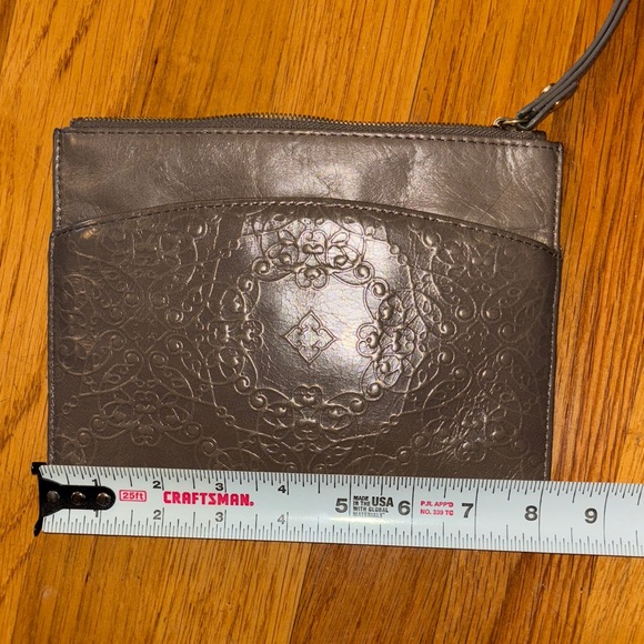 New Hobo Taupe Embossed Wristlet Clutch with an extra pocket - Picture 4 of 6